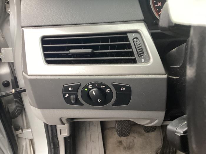 BMW 5 serie Touring 525i 24V Sloopvoertuig (2004, Grijs)