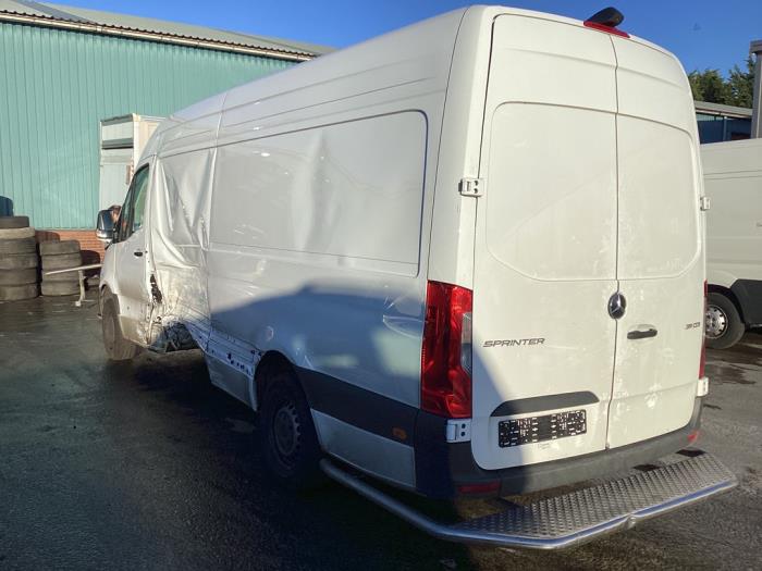 Mercedes Sprinter 3,5t 311 CDI 2.0 D RWD Schadevoertuig (2024, Wit)