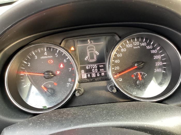 Nissan Qashqai 2.0 16V Sloopvoertuig (2010, Bruin)