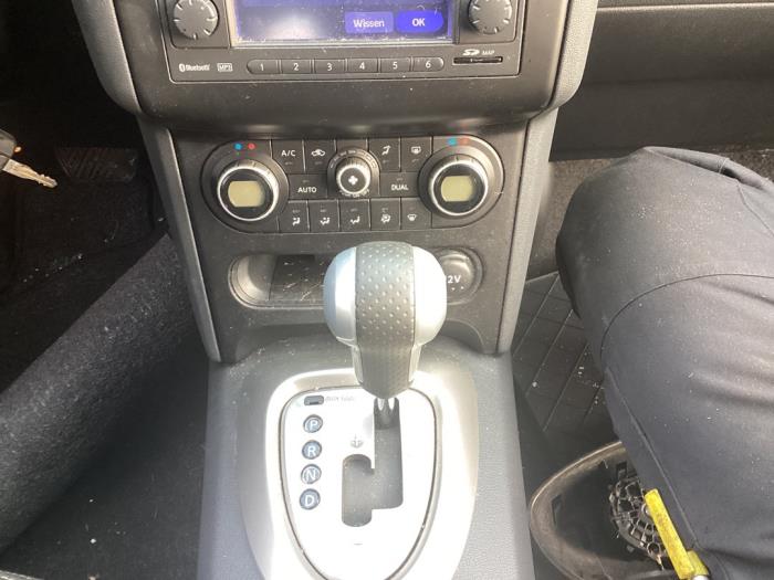 Nissan Qashqai 2.0 16V Sloopvoertuig (2010, Bruin)