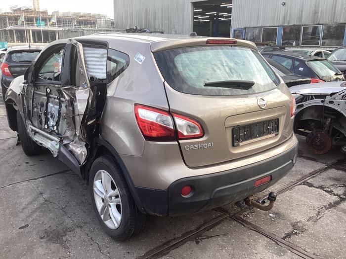 Nissan Qashqai 2.0 16V Sloopvoertuig (2010, Bruin)