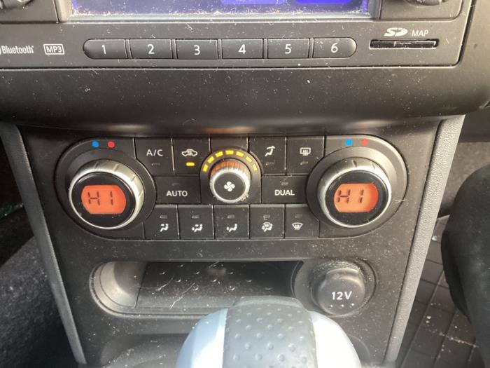 Nissan Qashqai 2.0 16V Sloopvoertuig (2010, Bruin)