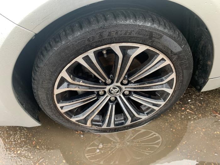 Toyota Corolla Touring Sport 1.8 16V Hybrid Sloopvoertuig (2020, Grijs)