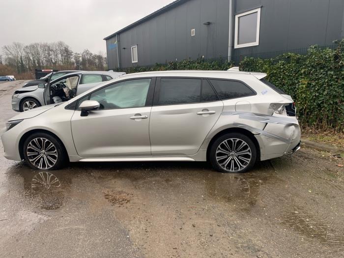 Toyota Corolla Touring Sport 1.8 16V Hybrid Sloopvoertuig (2020, Grijs)