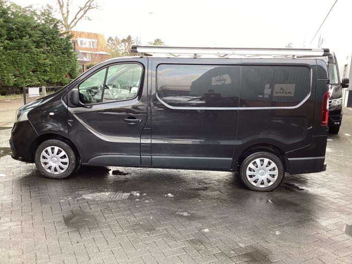 Renault Trafic 1.6 dCi 95 Schadevoertuig (2018, Graniet)