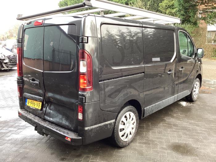Renault Trafic 1.6 dCi 95 Schadevoertuig (2018, Graniet)