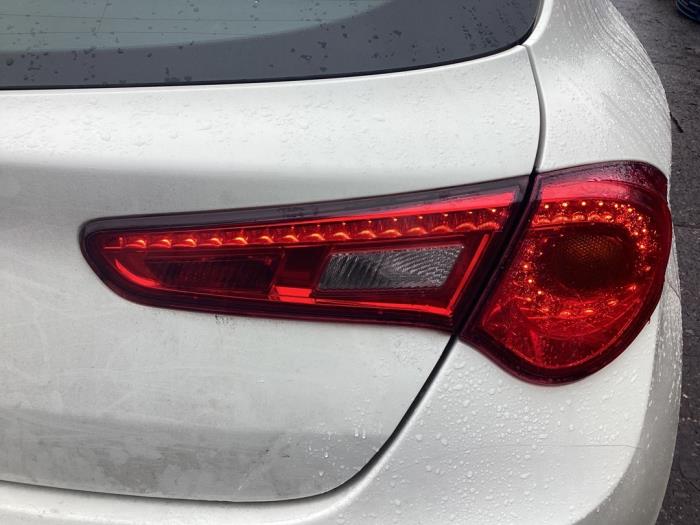 Alfa Romeo Giulietta 1.4 TB 16V MultiAir Sloopvoertuig (2012, Wit)