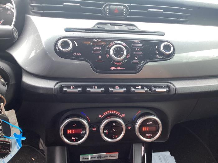 Alfa Romeo Giulietta 1.4 TB 16V MultiAir Sloopvoertuig (2012, Wit)