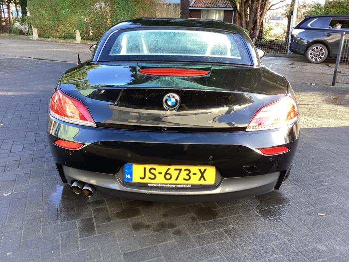 BMW Z4 Roadster sDrive 20i 2.0 16V Schadevoertuig (2014, Zwart)