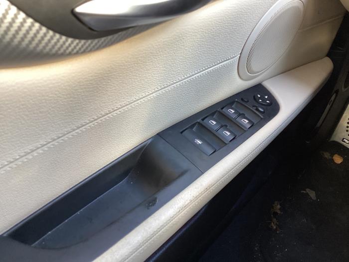 BMW Z4 Roadster sDrive 20i 2.0 16V Schadevoertuig (2014, Zwart)