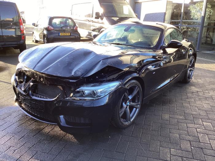 BMW Z4 Roadster sDrive 20i 2.0 16V Schadevoertuig (2014, Zwart)