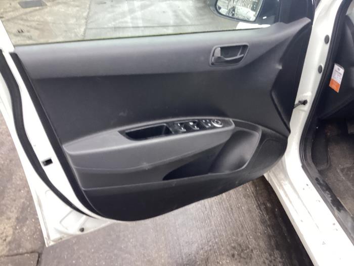 Hyundai i10 1.0 12V Sloopvoertuig (2018, Wit)