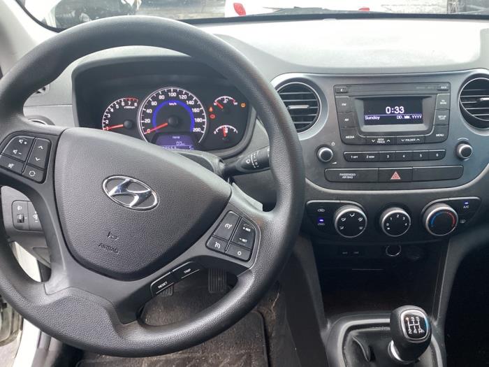 Hyundai i10 1.0 12V Sloopvoertuig (2018, Wit)