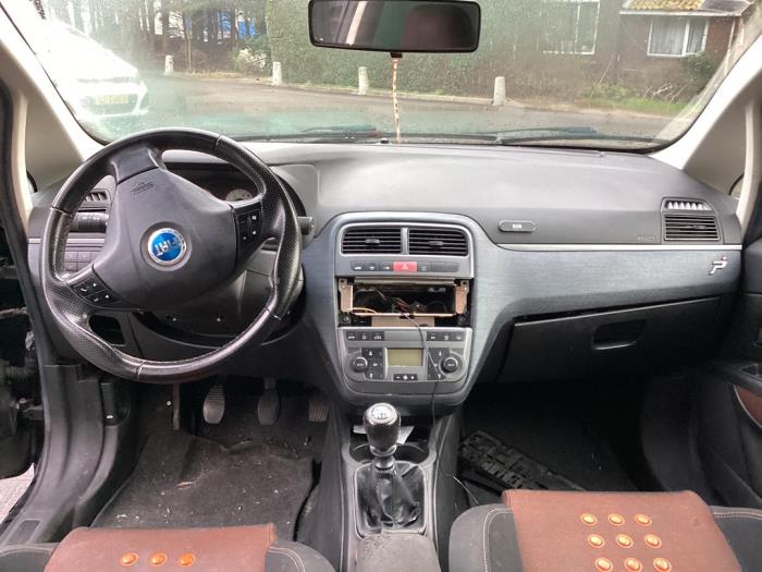 Fiat Grande Punto 1.4 16V Sloopvoertuig (2007, Zwart)