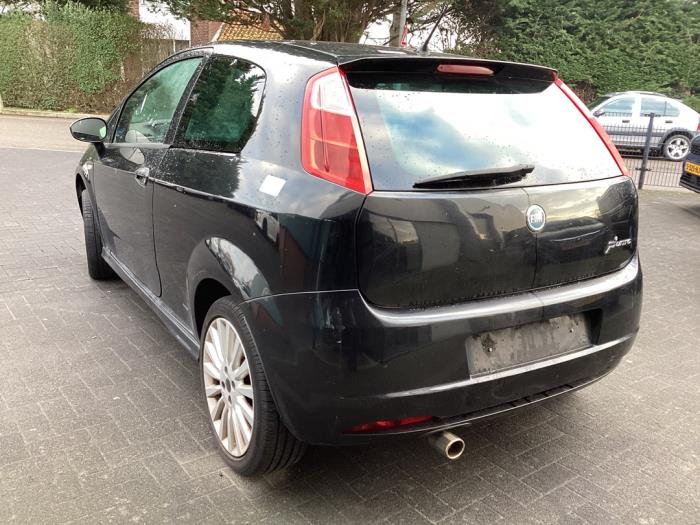 Fiat Grande Punto 1.4 16V Sloopvoertuig (2007, Zwart)