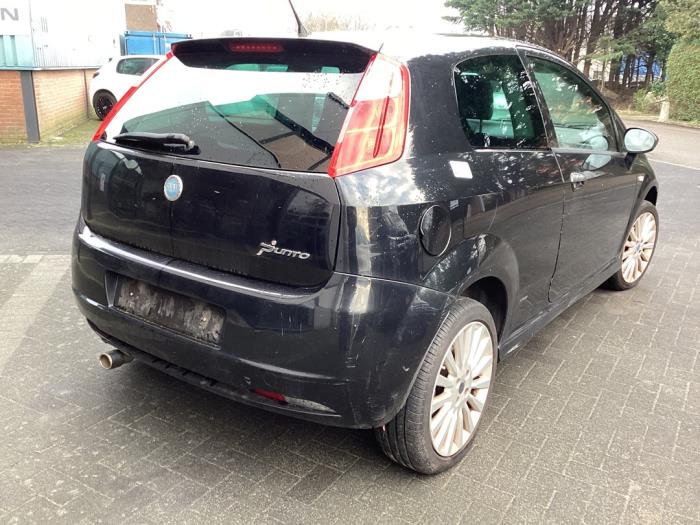 Fiat Grande Punto 1.4 16V Sloopvoertuig (2007, Zwart)