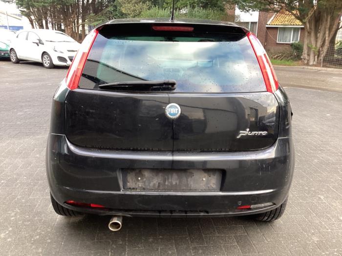 Fiat Grande Punto 1.4 16V Sloopvoertuig (2007, Zwart)