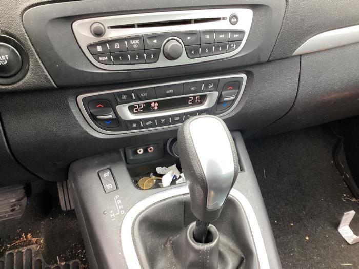 Renault Scénic III 2.0 16V CVT Sloopvoertuig (2010, Grijs)