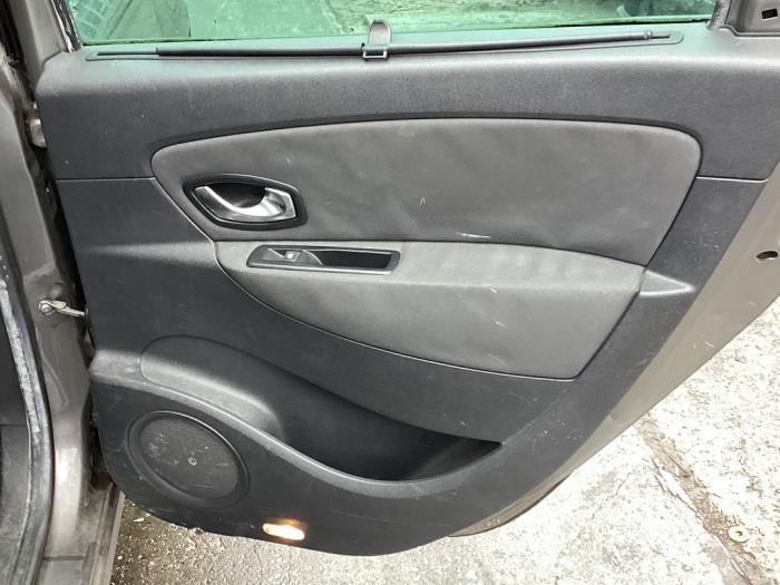 Renault Scénic III 2.0 16V CVT Sloopvoertuig (2010, Grijs)