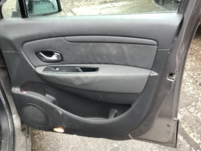 Renault Scénic III 2.0 16V CVT Sloopvoertuig (2010, Grijs)