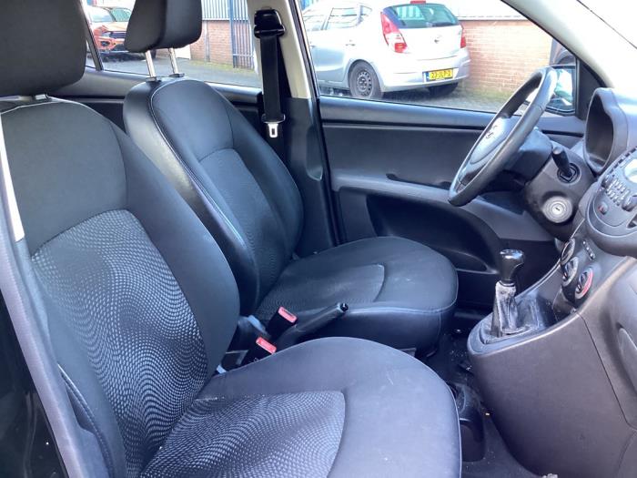 Hyundai i10 1.0i 12V Sloopvoertuig (2012, Zwart)