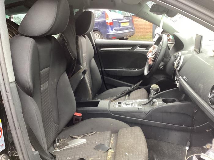 Audi A3 Sportback 1.5 TFSI 16V Sloopvoertuig (2020, Zwart)