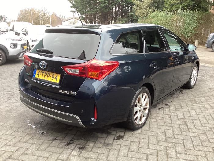 Toyota Auris Touring Sports 1.8 16V Hybrid Schadevoertuig (2014, Grijs)