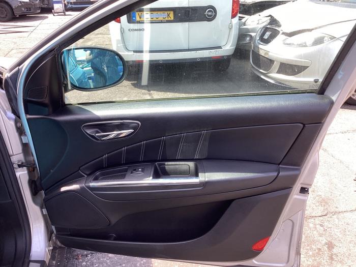Lancia Delta 1.4 T-Jet 16V 150 Sloopvoertuig (2010, Grijs)