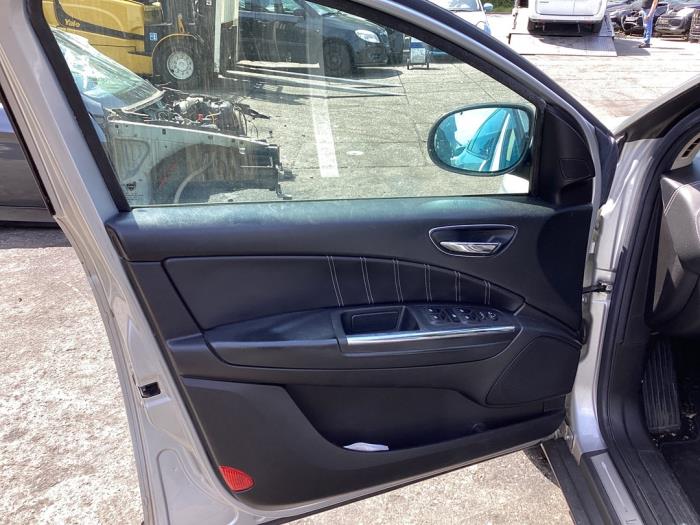 Lancia Delta 1.4 T-Jet 16V 150 Sloopvoertuig (2010, Grijs)