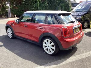 Mini Mini 1.5 12V Cooper Schadevoertuig (2016, Rood)