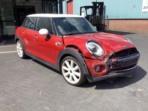 Mini Mini 1.5 12V Cooper Schadevoertuig (2016, Rood)