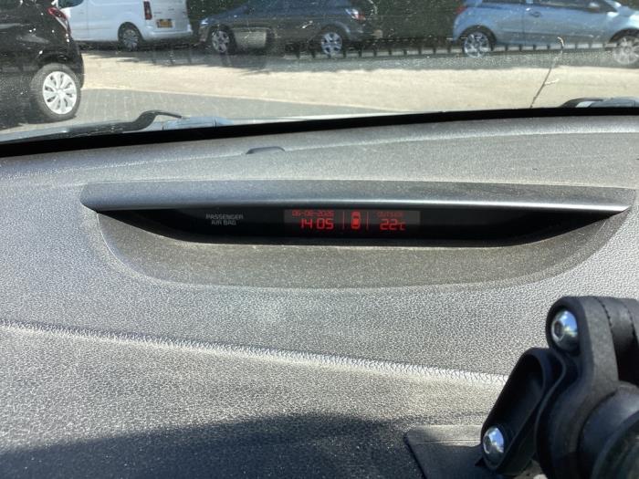 Kia Cee'd Sportswagon 1.6 GDI 16V Schadevoertuig (2012, Grijs)