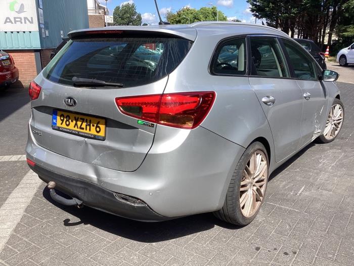 Kia Cee'd Sportswagon 1.6 GDI 16V Schadevoertuig (2012, Grijs)