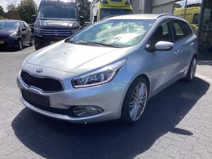 Kia Cee'd Sportswagon 1.6 GDI 16V  (Schade)