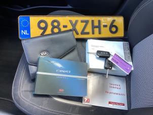 Kia Cee'd Sportswagon 1.6 GDI 16V Schadevoertuig (2012, Grijs)