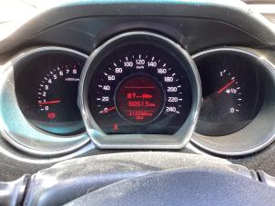 Kia Cee'd Sportswagon 1.6 GDI 16V Schadevoertuig (2012, Grijs)