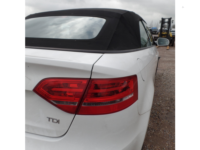 Audi A3 Cabriolet 1.6 TDI 16V Sloopvoertuig (2012, Wit)