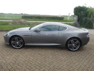 Aston Martin DB 9 Vantage 6.0 V12 48V Sloopvoertuig (2013, Zilvergrijs)