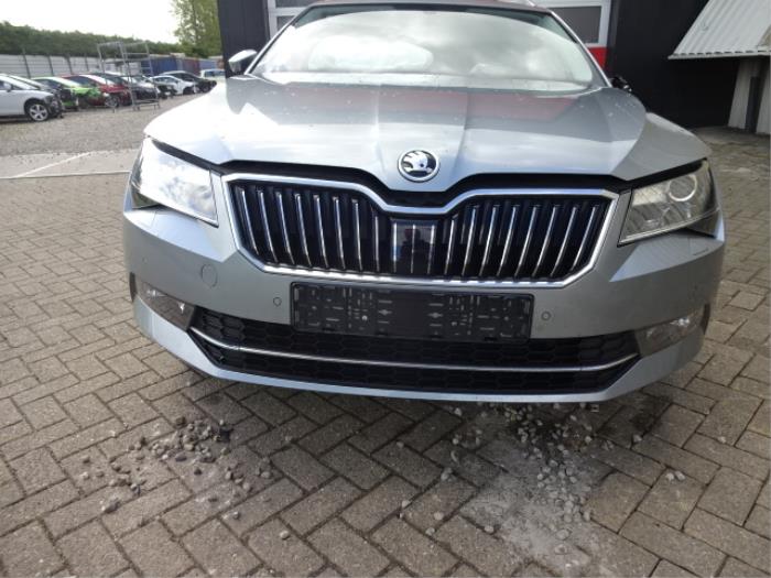 Skoda Superb Combi 1.6 TDI Sloopvoertuig (2016, Grijs)