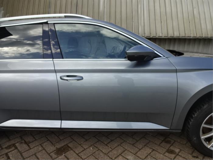 Skoda Superb Combi 1.6 TDI Sloopvoertuig (2016, Grijs)
