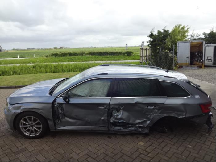 Skoda Superb Combi 1.6 TDI Sloopvoertuig (2016, Grijs)