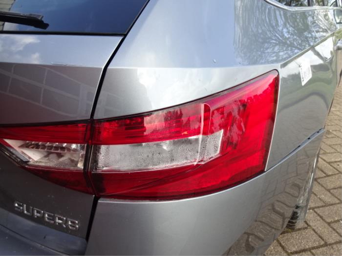 Skoda Superb Combi 1.6 TDI Sloopvoertuig (2016, Grijs)