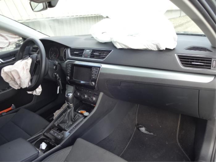 Skoda Superb Combi 1.6 TDI Sloopvoertuig (2016, Grijs)
