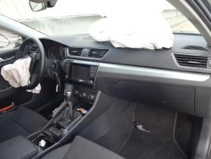 Skoda Superb Combi 1.6 TDI Sloopvoertuig (2016, Grijs)