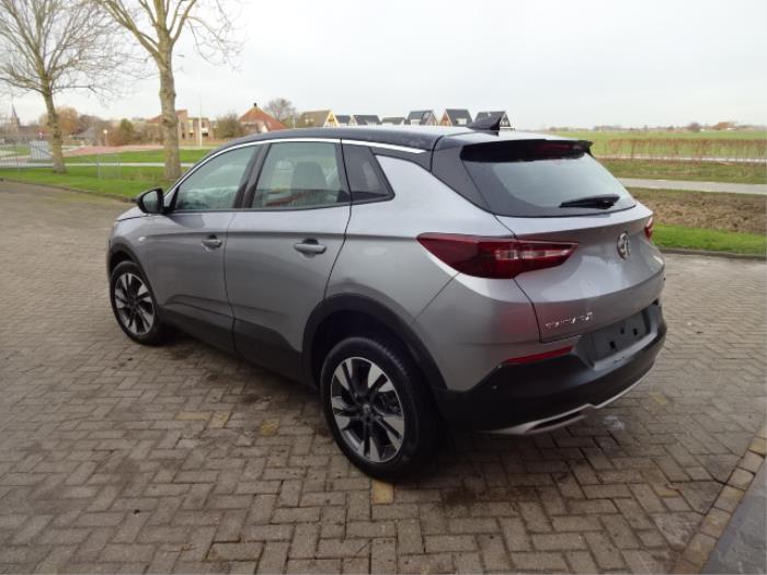 Opel Grandland 1.2 Turbo 12V Sloopvoertuig (2019, Grijs)
