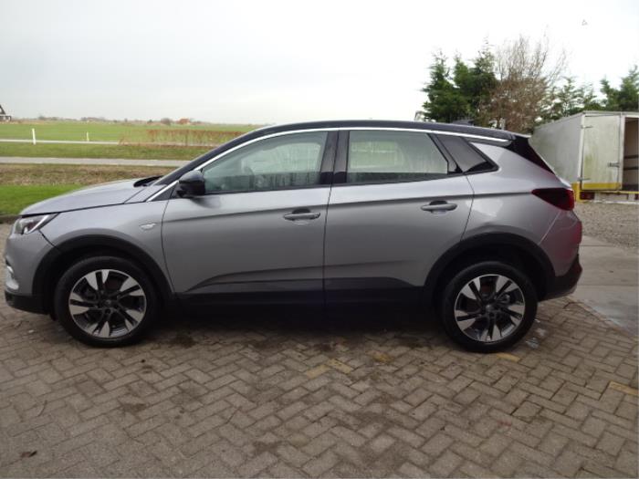 Opel Grandland 1.2 Turbo 12V Sloopvoertuig (2019, Grijs)