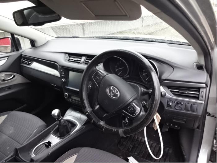 Toyota Avensis 1.8 16V VVT-i Sloopvoertuig (2018, Grijs)