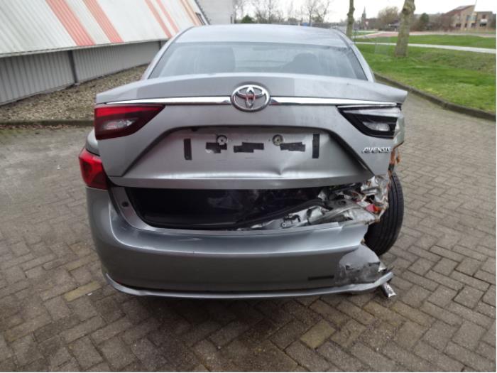 Toyota Avensis 1.8 16V VVT-i Sloopvoertuig (2018, Grijs)