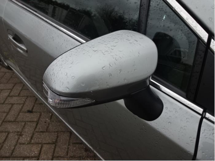 Toyota Avensis 1.8 16V VVT-i Sloopvoertuig (2018, Grijs)