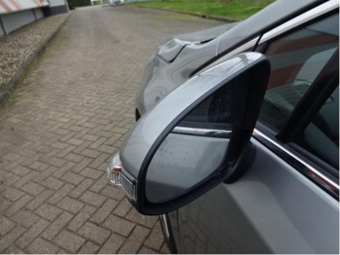 Toyota Avensis 1.8 16V VVT-i Sloopvoertuig (2018, Grijs)